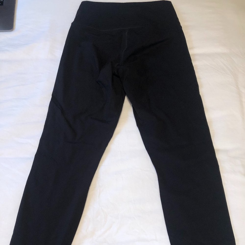 Black Everlane leggings, size M